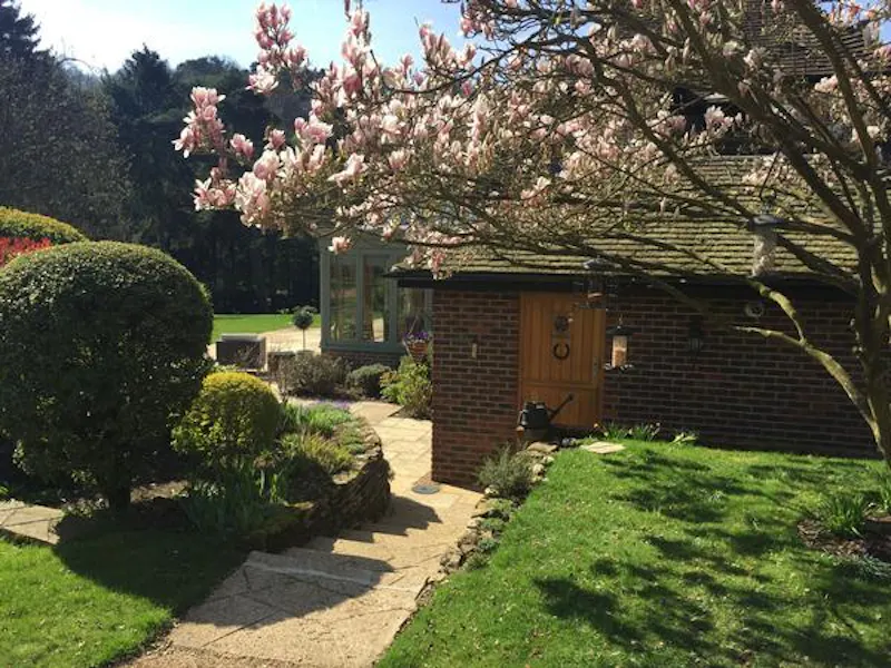 Arts & Crafts in Farnham, D2407 (photo 30)