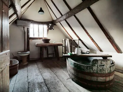 Authentic Tudor Hastings house, M322
