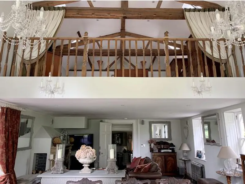 Beams at Stucco Guildford country home, D2409 (photo 5)