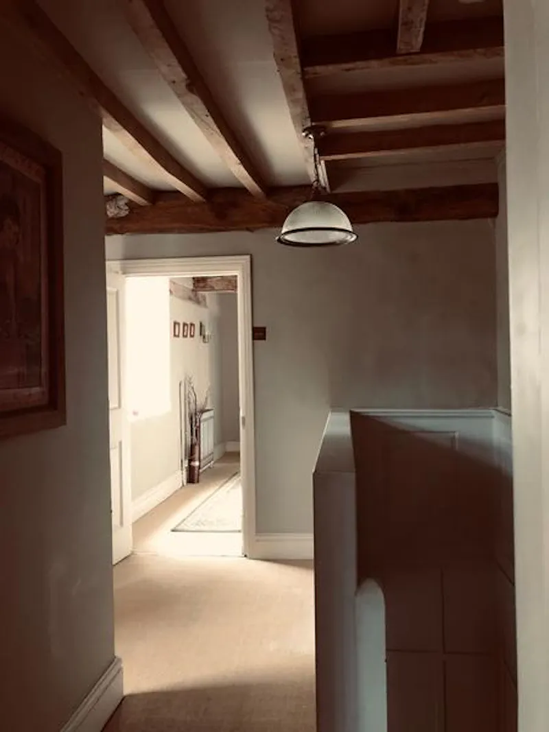 Modernised Ikley Tudor village house , M323 (photo 15)