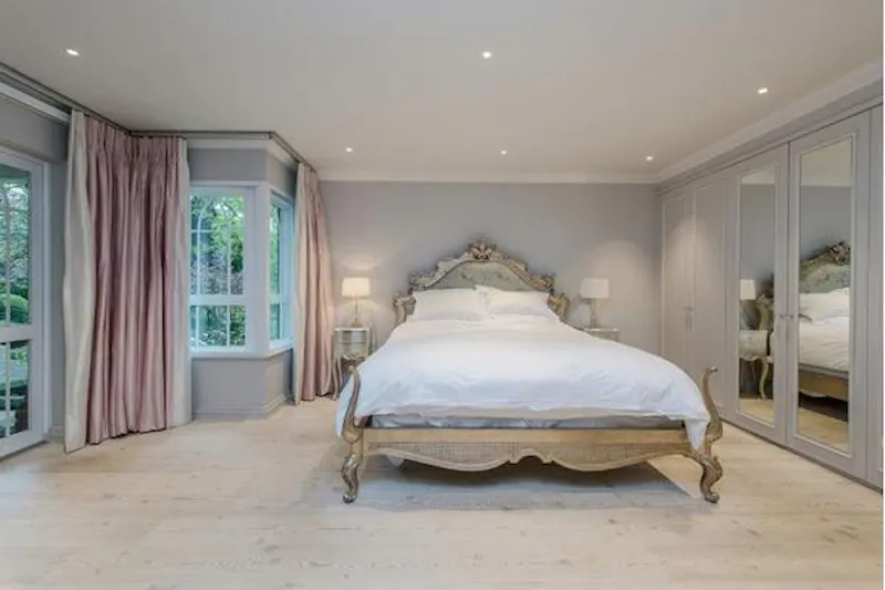 Bedroom at Luxury apartment in Wimbledon, F1182 (photo 11)