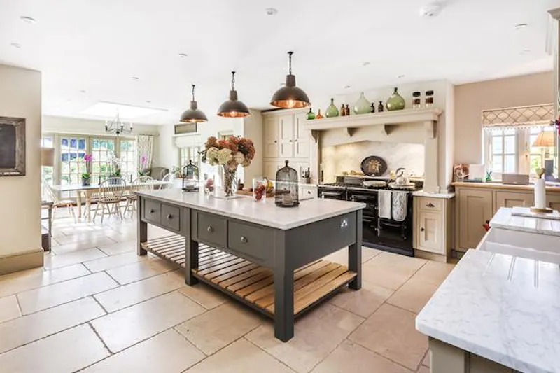 Kitchen at Suburban farmhouse in Surrey, D2413 (photo 5)