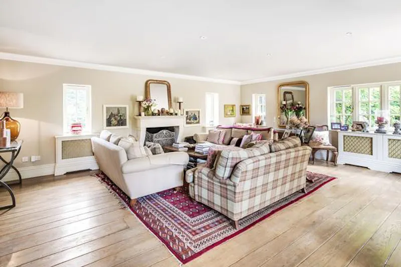 Suburban farmhouse in Surrey, D2413 (photo 8)