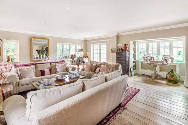 Suburban farmhouse in Surrey, D2413 (photo 11)