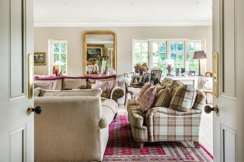 Suburban farmhouse in Surrey, D2413 (photo 12)