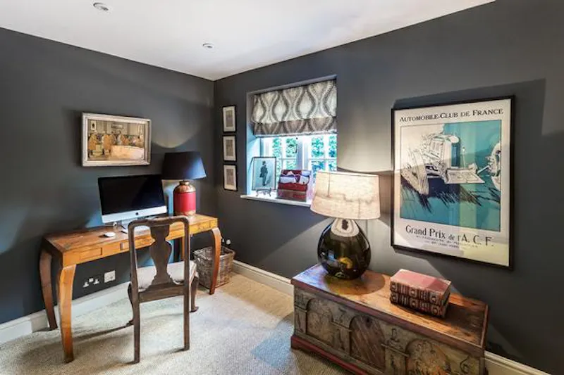 Study at Suburban farmhouse in Surrey, D2413 (photo 15)