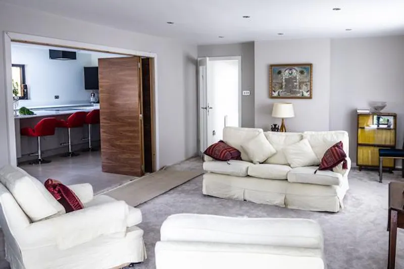 Ultra modern Windsor house, D2414 (photo 13)