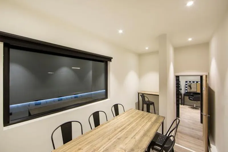 Drive-in studio in Tottenham Hale, N457 (photo 10)