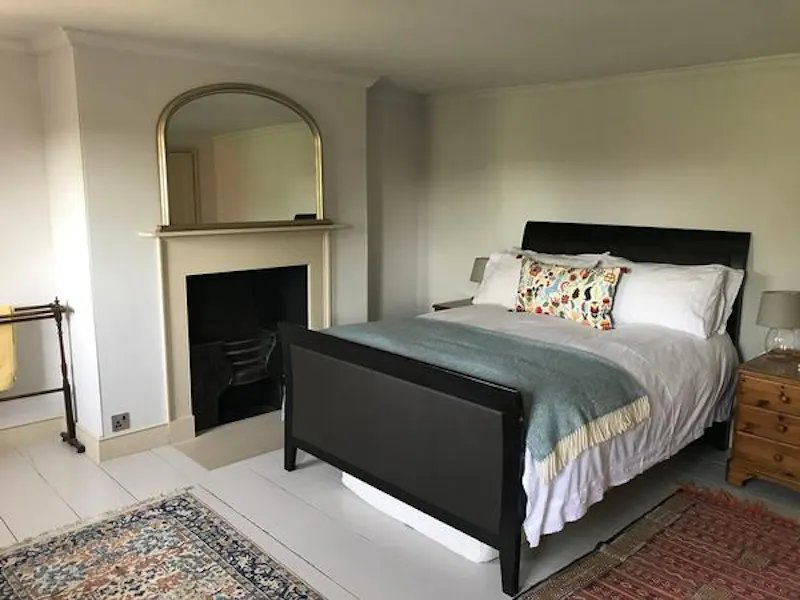 Bedroom at Georgian townhouse in Salisbury, A1514 (photo 36)