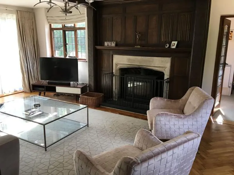 Panelling at Surrey Tudor style home, M324 (photo 2)