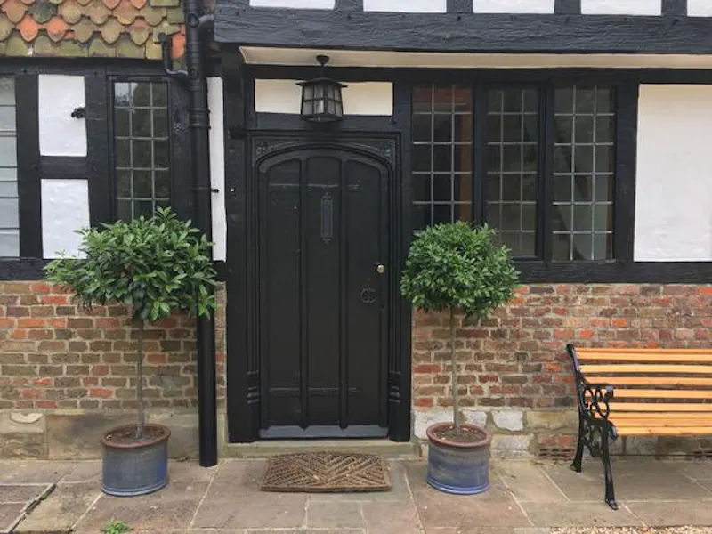 Surrey Tudor style home, M324 (photo 14)