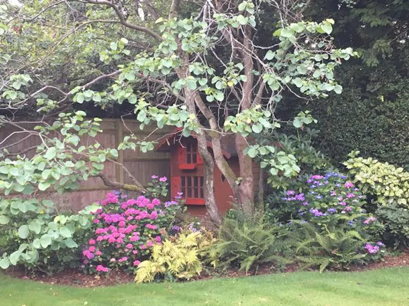 Surrey Tudor style home, M324 (photo 17)