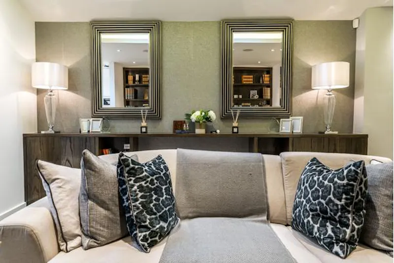 Contemporary West Drayton home, B1858 (photo 7)