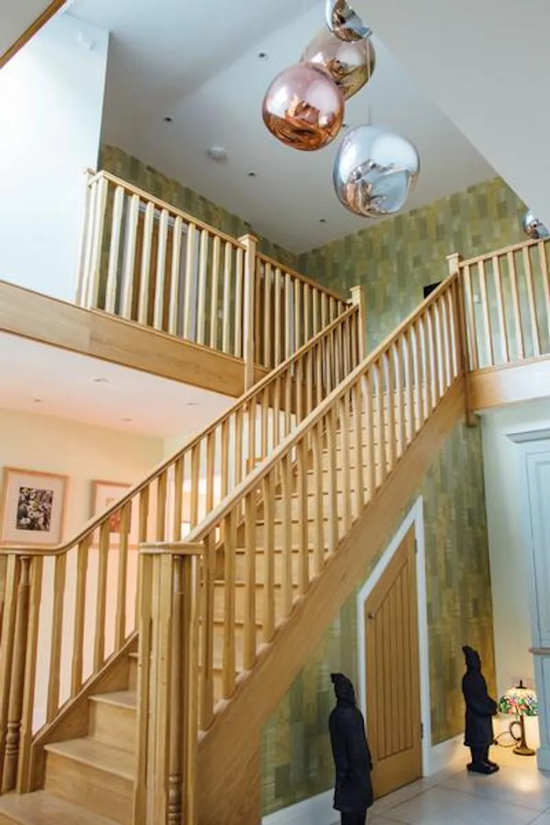 Large timber-clad detached Herts home, D2416 (photo 5)