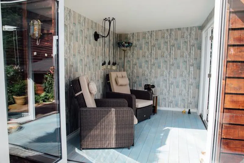 Large timber-clad detached Herts home, D2416 (photo 8)