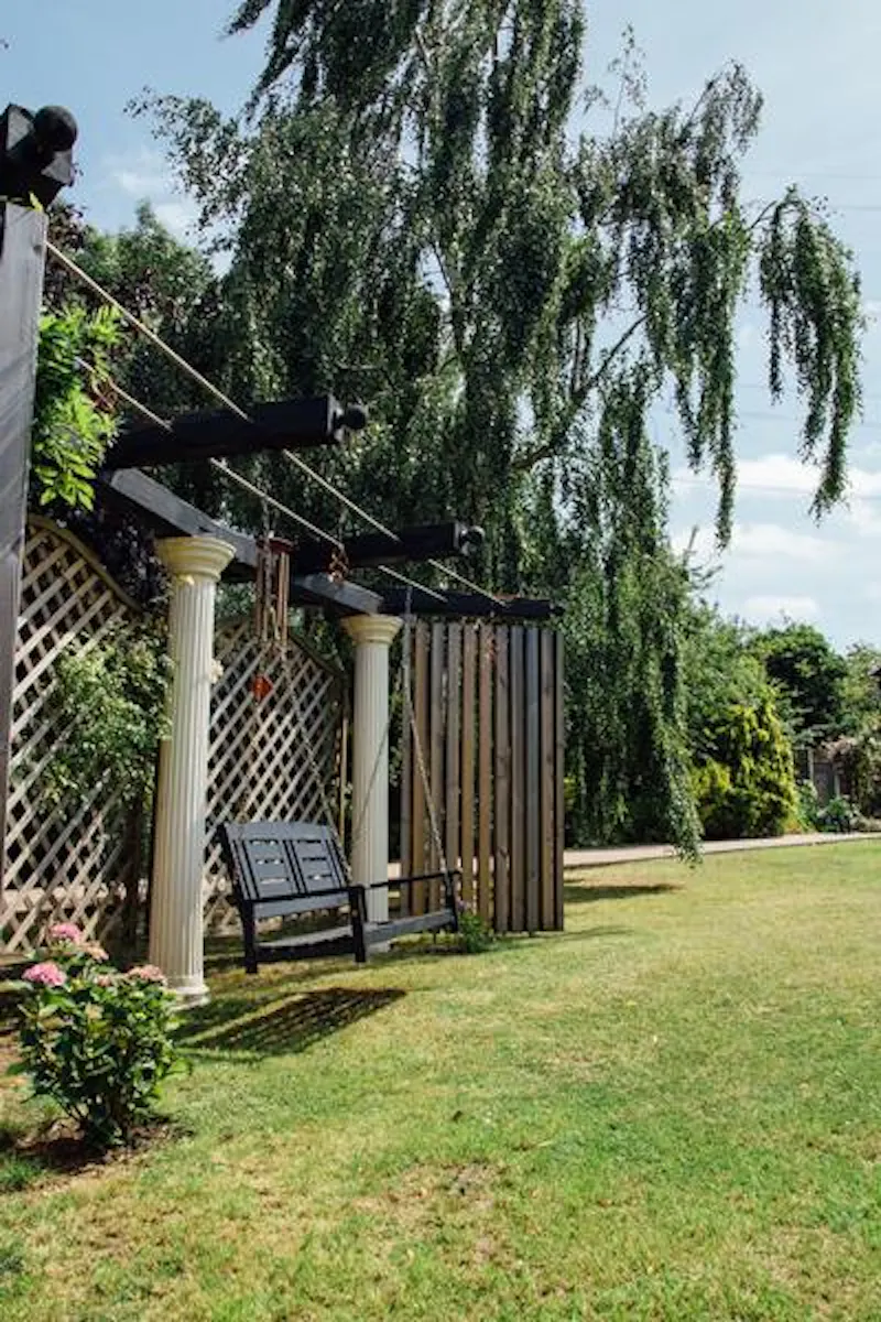Large timber-clad detached Herts home, D2416 (photo 20)