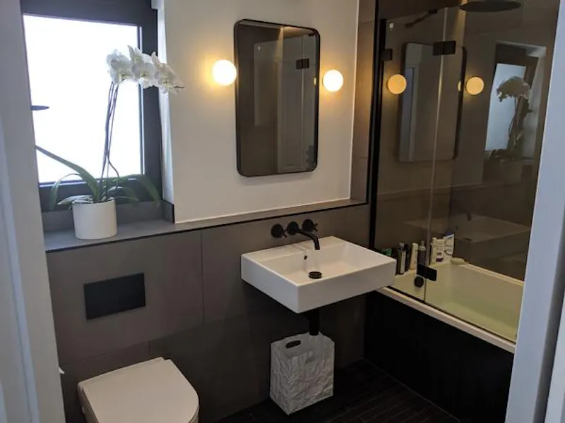 Bathroom at Turnpike Lane home, B1859 (photo 21)
