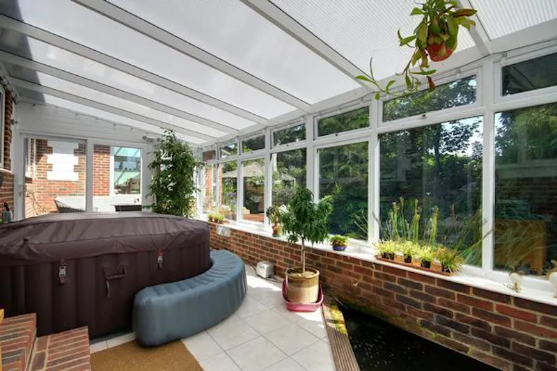 South Downs L-shaped bungalow, D2417 (photo 13)
