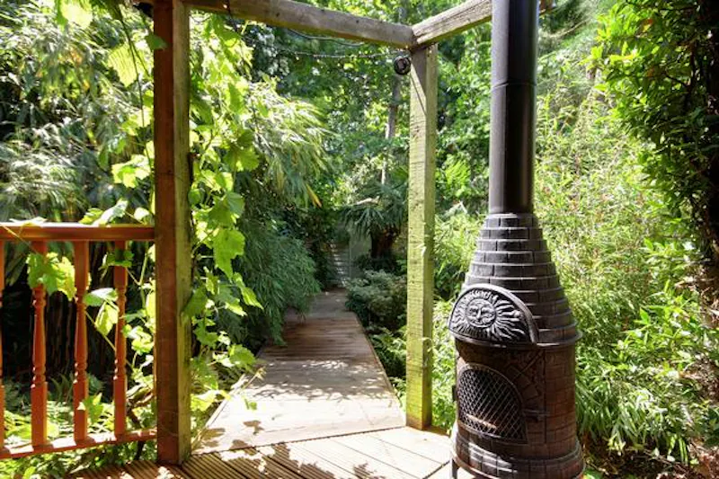 Garden at South Downs L-shaped bungalow, D2417 (photo 30)