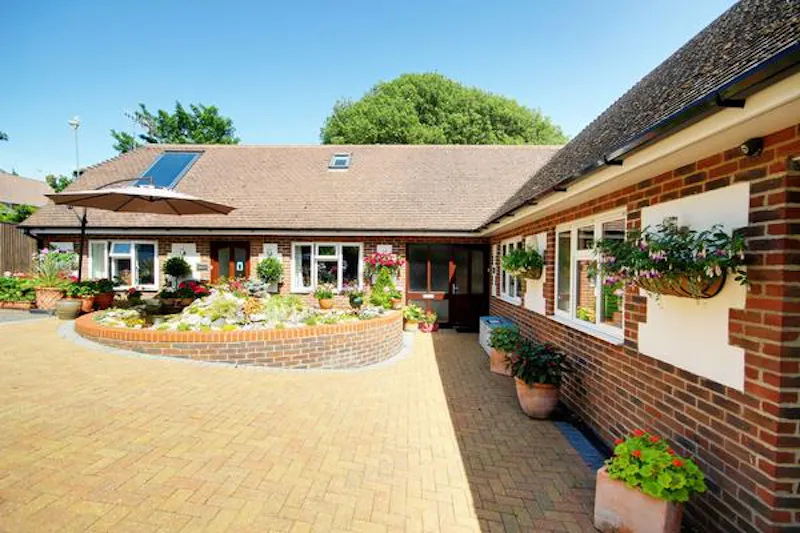 South Downs L-shaped bungalow, D2417 (photo 40)