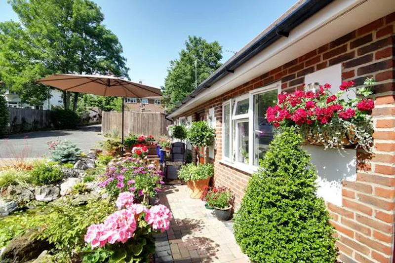 South Downs L-shaped bungalow, D2417 (photo 42)