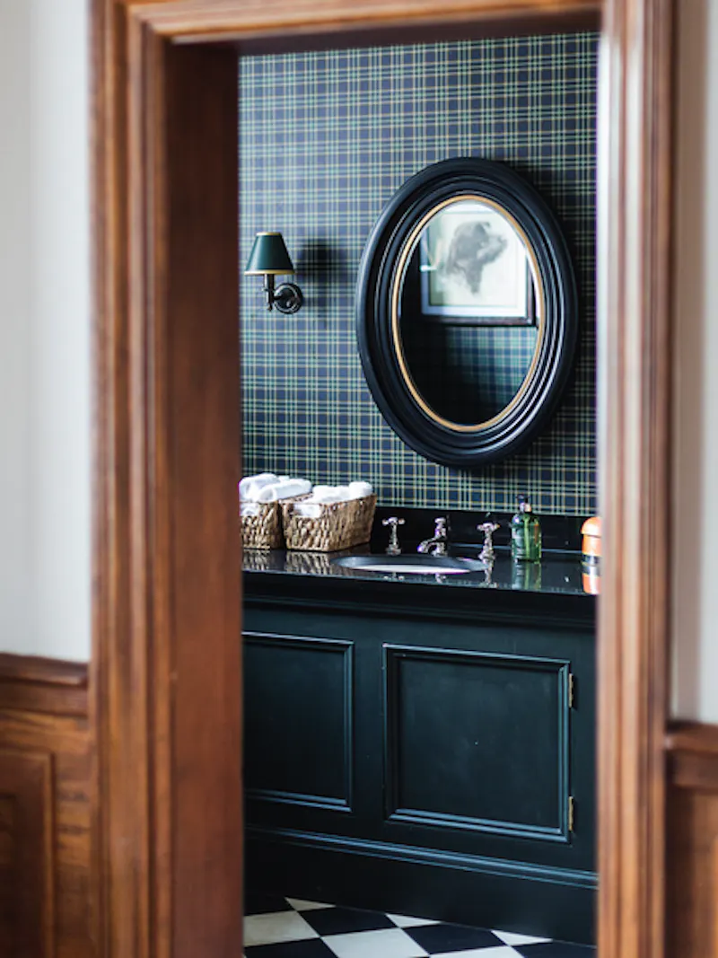 Bathroom at Film location E467 in Cambridgeshire (photo 9)