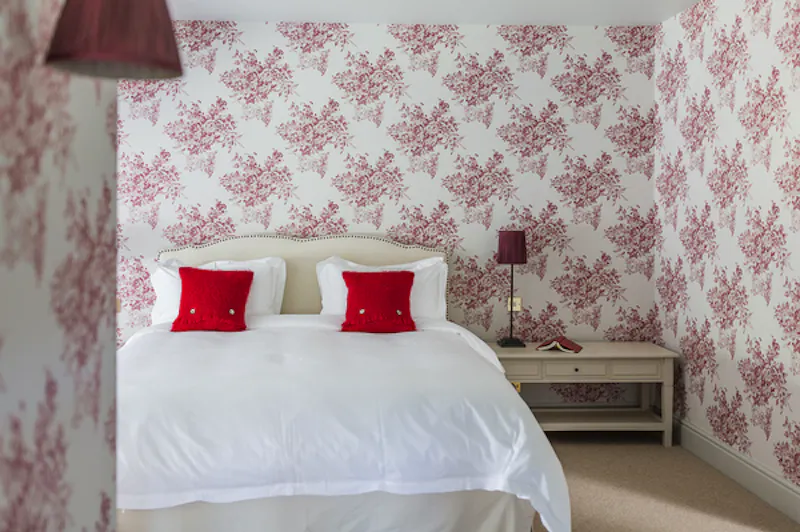 Bedroom at Film location E467 in Cambridgeshire (photo 17)