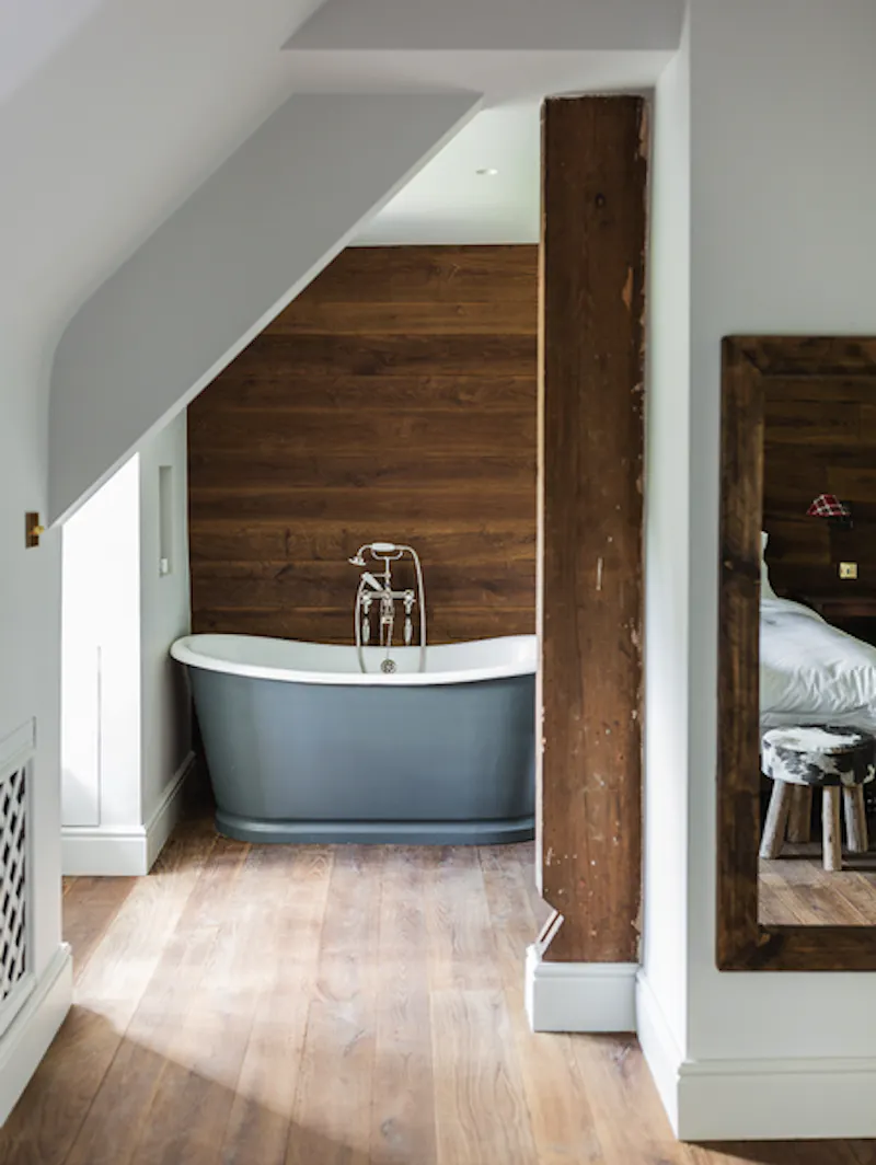 Bathroom at Film location E467 in Cambridgeshire (photo 19)