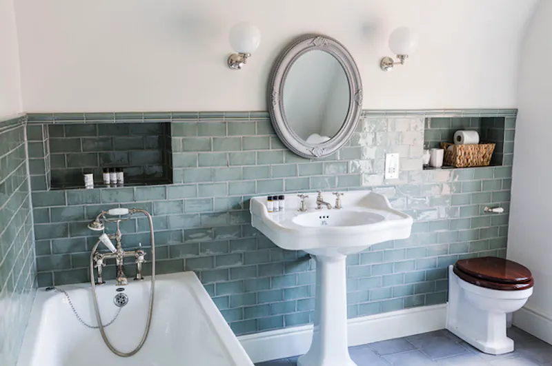 Bathroom at Film location E467 in Cambridgeshire (photo 22)