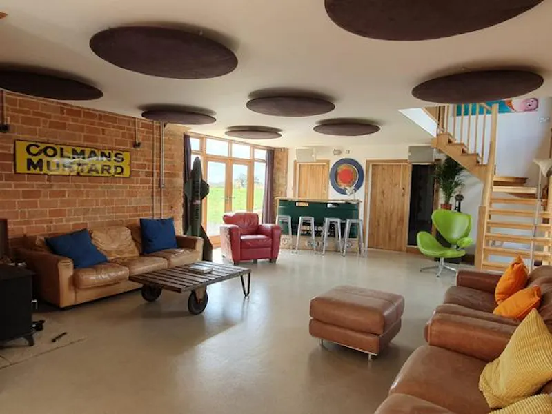 Exposed brick at Banbury modern barn home, L694 (photo 4)