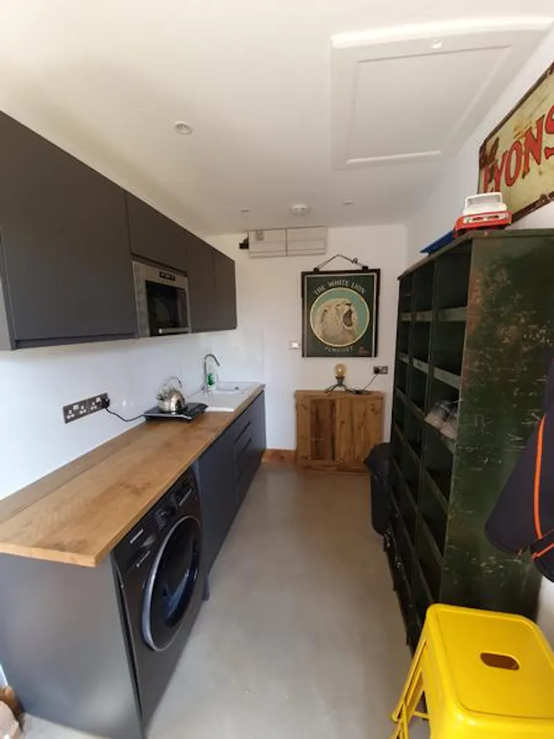 Banbury modern barn home, L694 (photo 22)