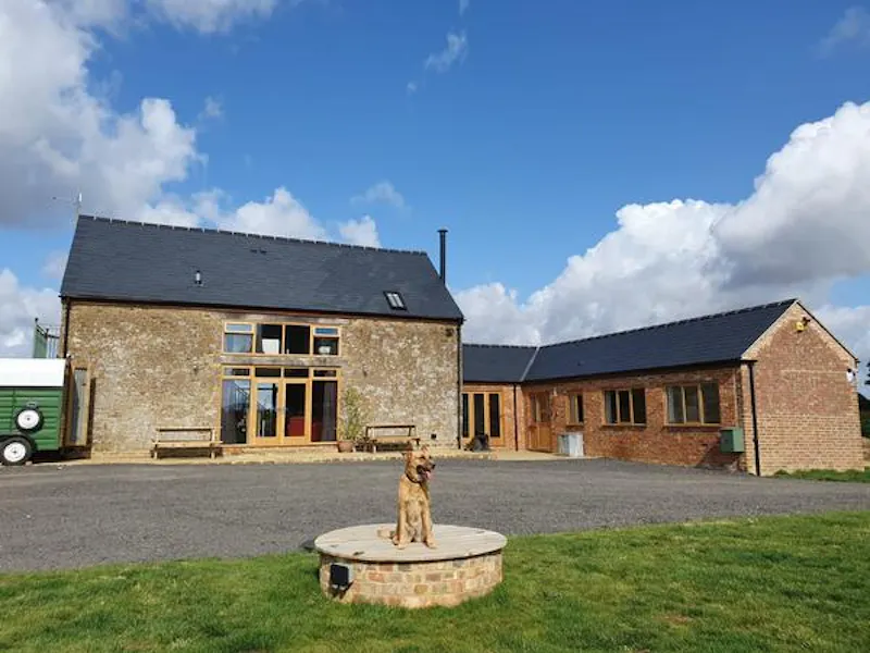 Banbury modern barn home, L694 (photo 23)