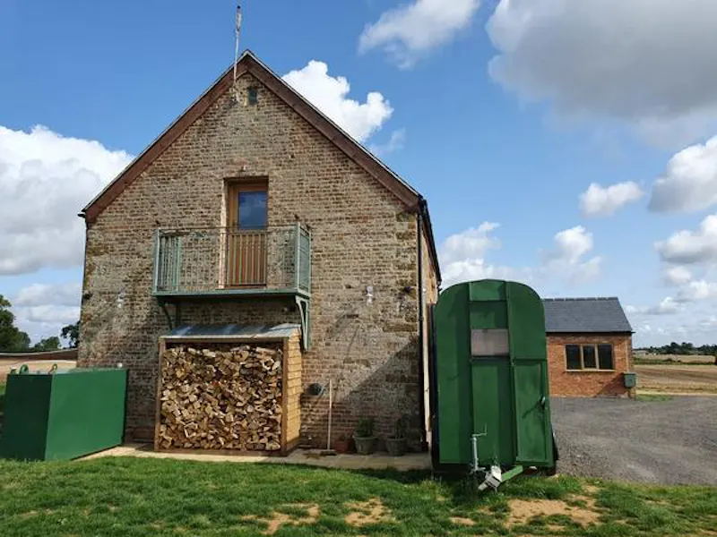 Banbury modern barn home, L694 (photo 25)