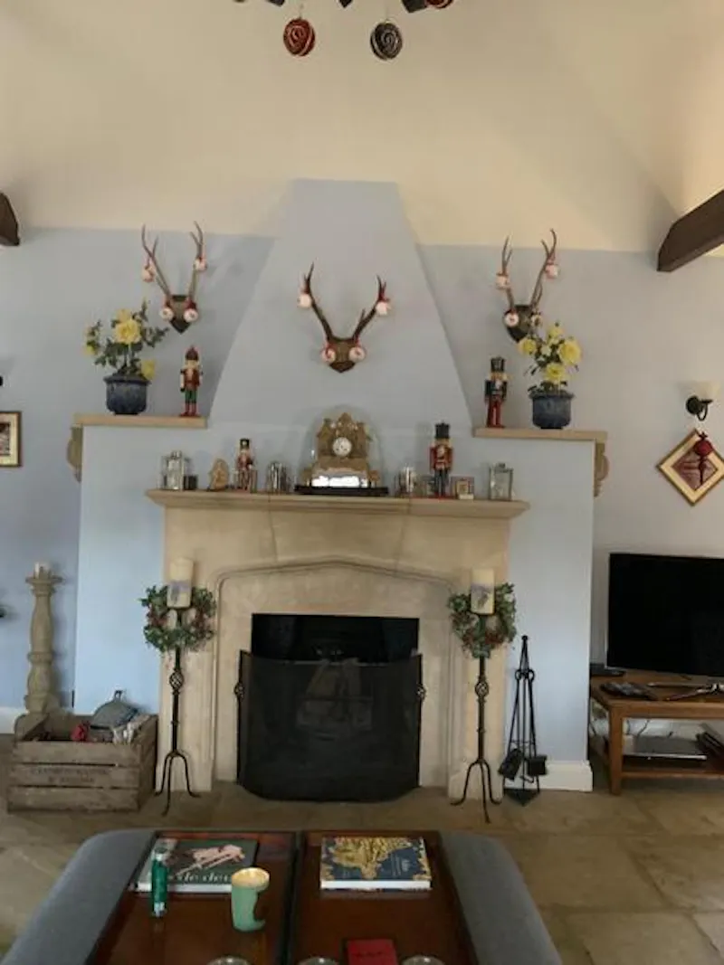 Fireplace at Classic Berkhamstead farmhouse, A1493 (photo 2)