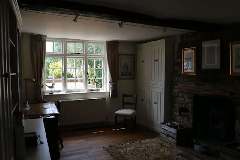 Study at Classic Berkhamstead farmhouse, A1493 (photo 17)