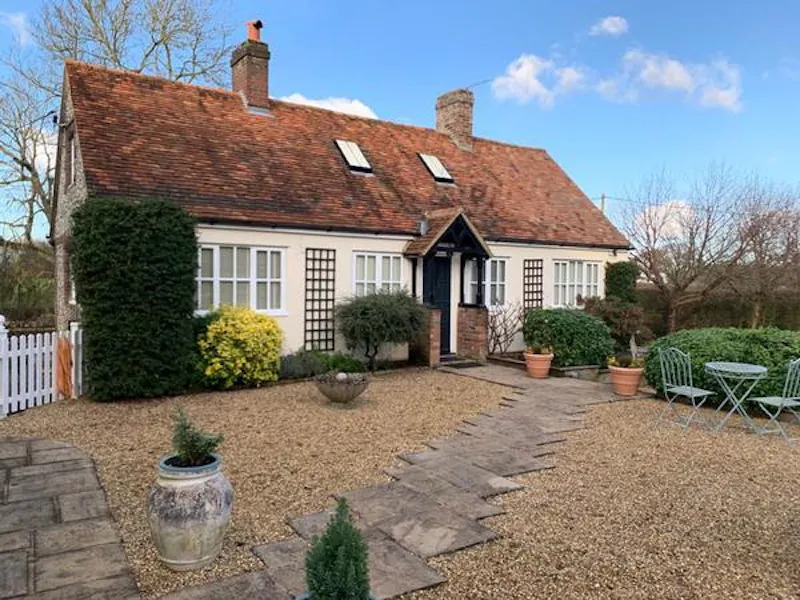 Classic Berkhamstead farmhouse, A1493 (photo 27)