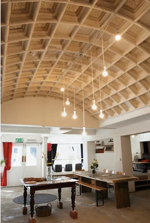 Highgate cafe/bar, R826