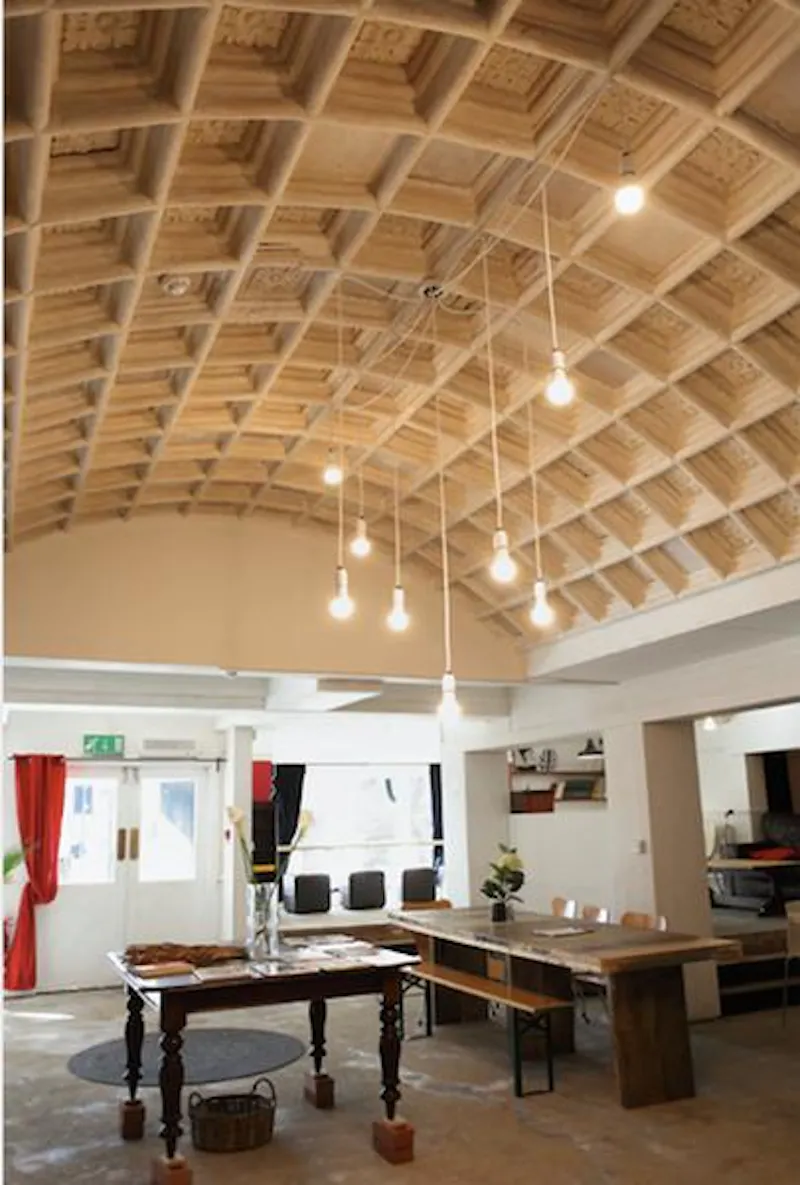 Highgate cafe/bar, R826 (photo 2)