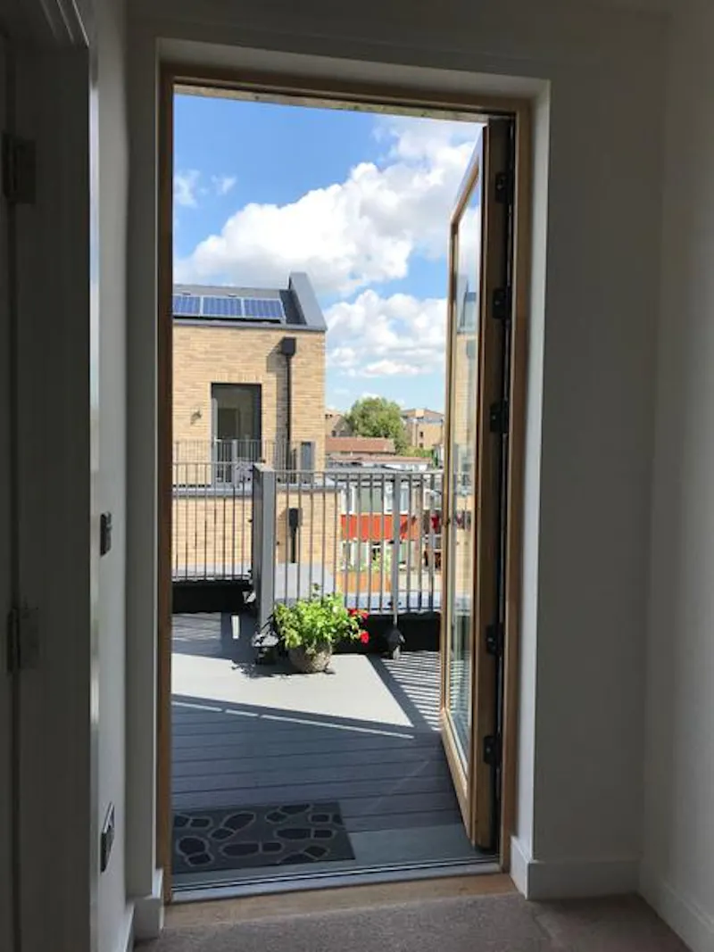New build Dagenham house, D2418 (photo 24)