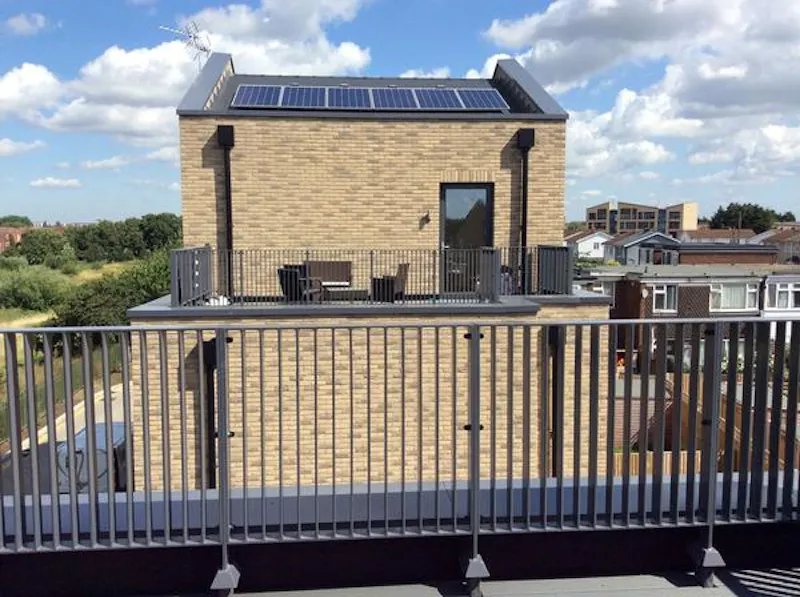 New build Dagenham house, D2418 (photo 28)