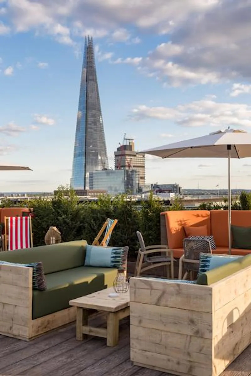 Amazing Cannon Street rooftop, Q140 (photo 3)
