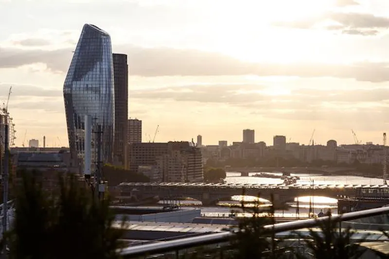 Amazing Cannon Street rooftop, Q140 (photo 6)