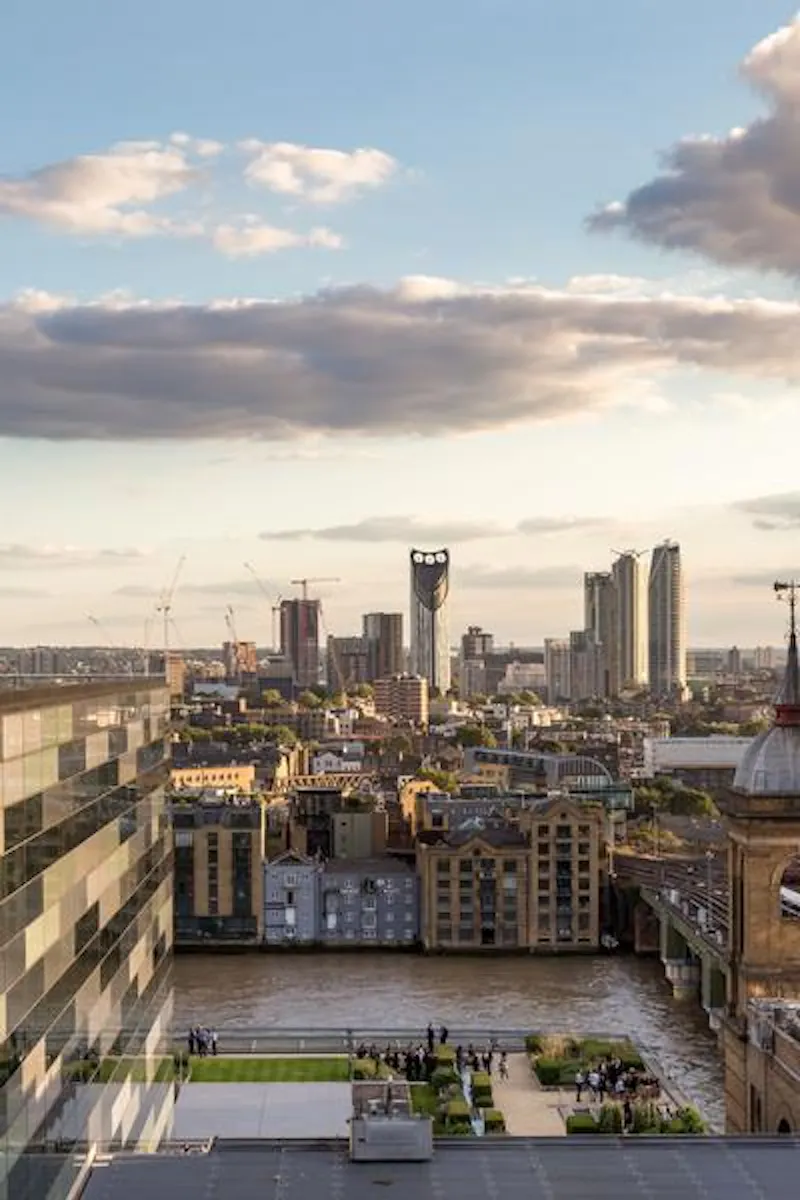 Amazing Cannon Street rooftop, Q140 (photo 8)