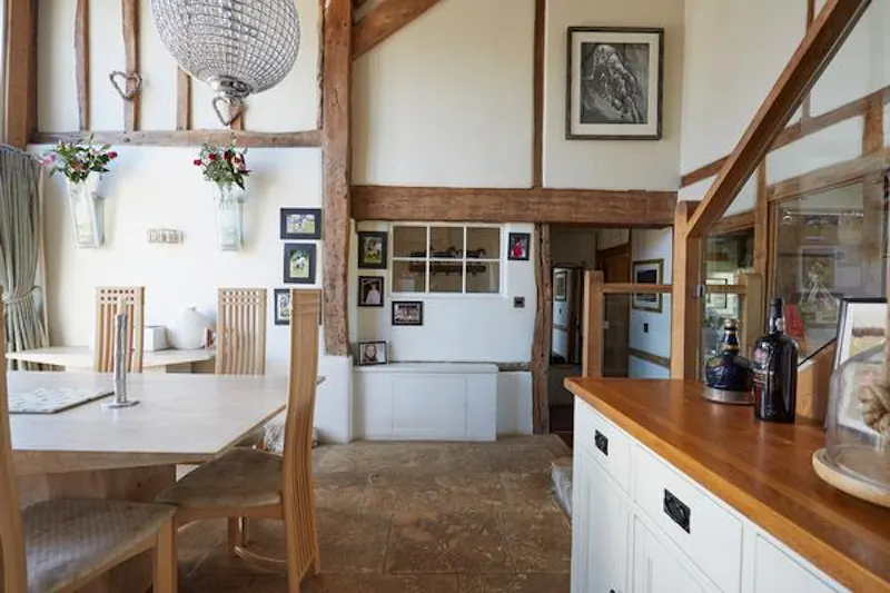 Amersham 400 acre farm, L696 (photo 20)