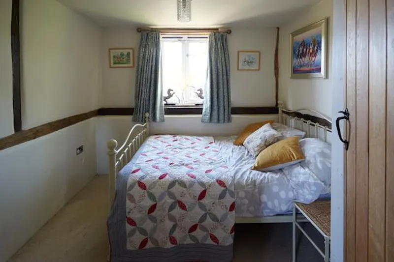 Amersham 400 acre farm, L696 (photo 24)