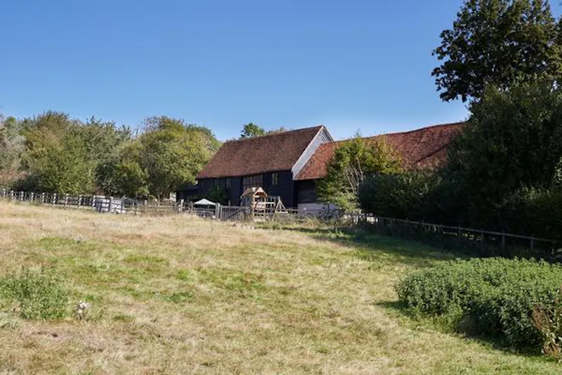 Amersham 400 acre farm, L696 (photo 44)