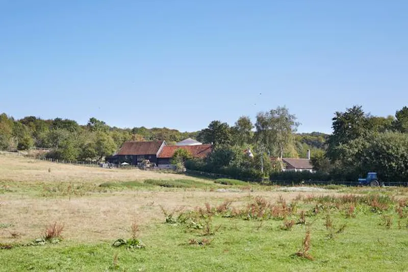 Amersham 400 acre farm, L696 (photo 50)