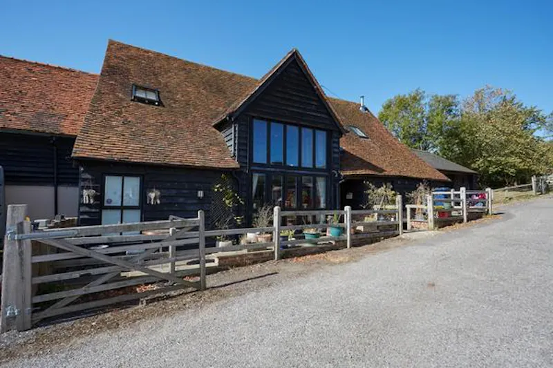 Amersham 400 acre farm, L696 (photo 52)