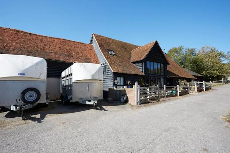 Amersham 400 acre farm, L696 (photo 54)