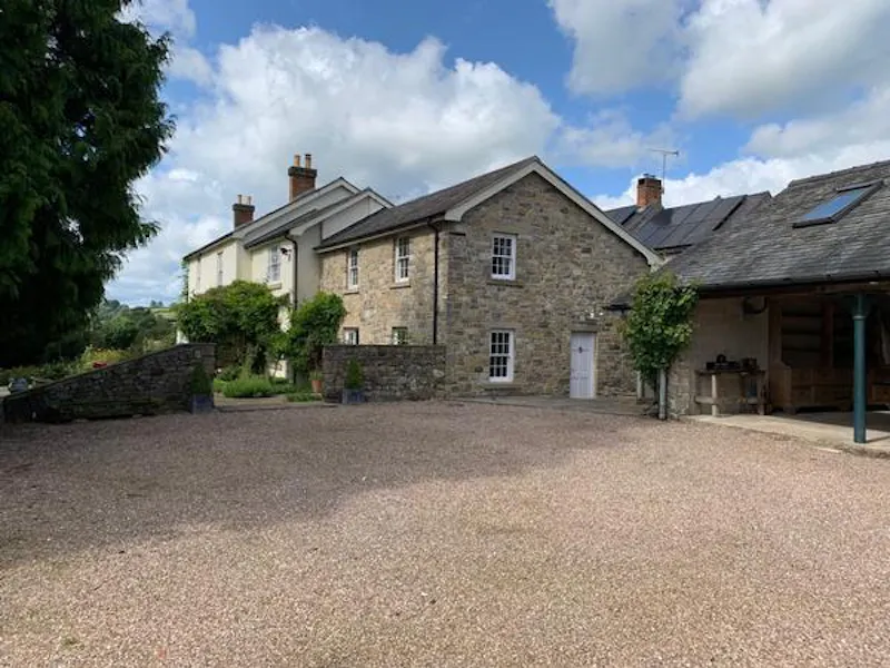 Driveway at Traditional Wirksworth cottage, A1494 (photo 31)
